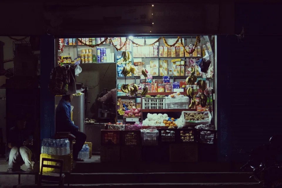 Kệ hàng đầy đủ